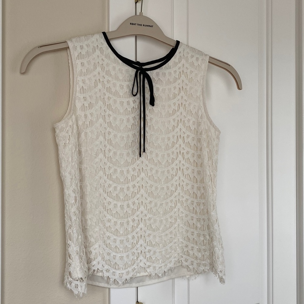 Ivory Lace Vince Camuto Top Petite XS